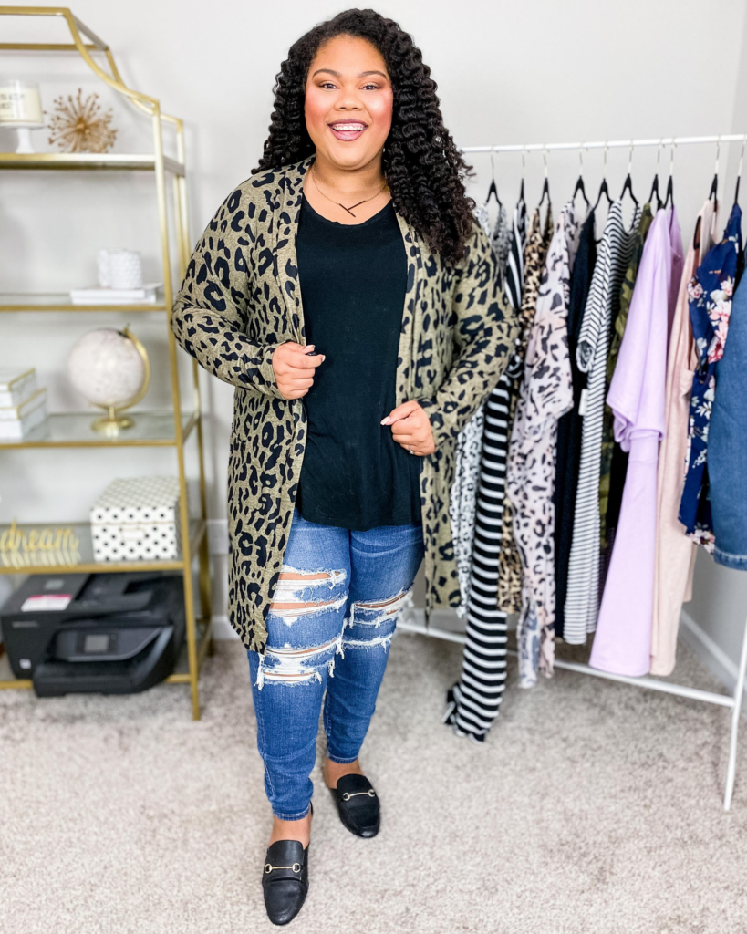 On a budget? Perfect! I’m sharing some of my recent Amazon fashion finds to stay cute and stay on a budget. Amazon fashion has some of the best pieces for the best prices. Of course, like anywhere else, there are some hits and some misses, but I’m here to show you all of the best hits! Click here to see all of my Amazon fashion finds! | www.tamelad.com #amazonfashionfinds #amazonfashion #plussizeamazonfashion #plussizefashion #plussizeoutfitideas #plussizeclothing #plussizestyle #falloutfits #falloutfitsforwomen